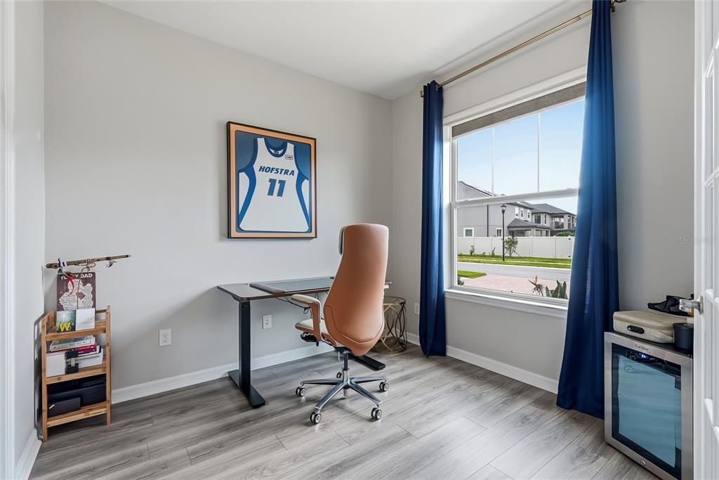 В аренду: $4,000 (6 спален, 3 ванн, 4442 Квадратных фут)