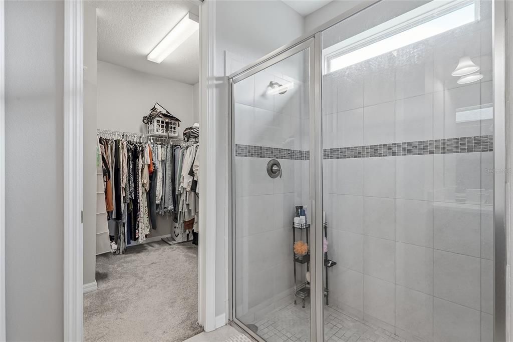 В аренду: $4,000 (6 спален, 3 ванн, 4442 Квадратных фут)