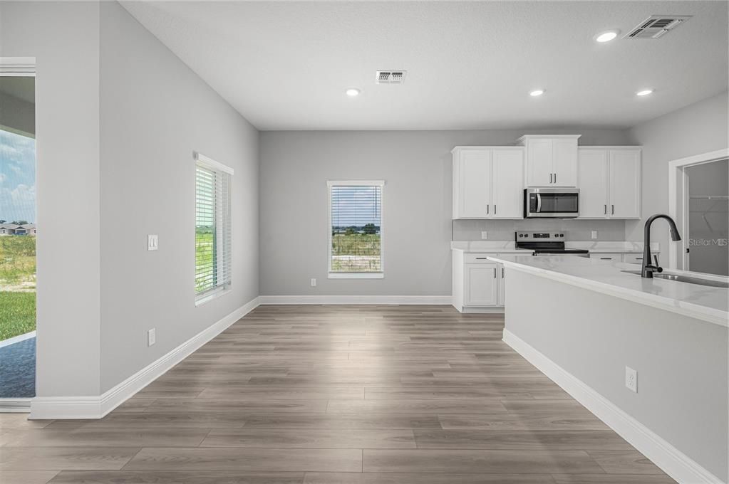 En Venta: $454,900 (5 camas, 2 baños, 2461 Pies cuadrados)