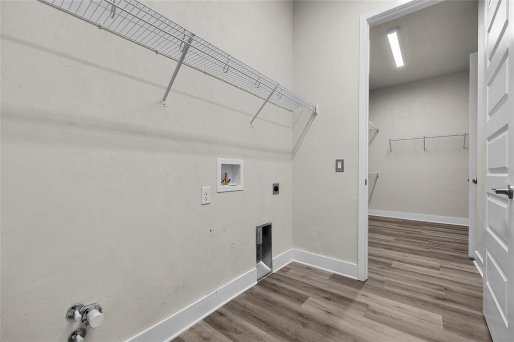 En Venta: $509,900 (4 camas, 3 baños, 2380 Pies cuadrados)