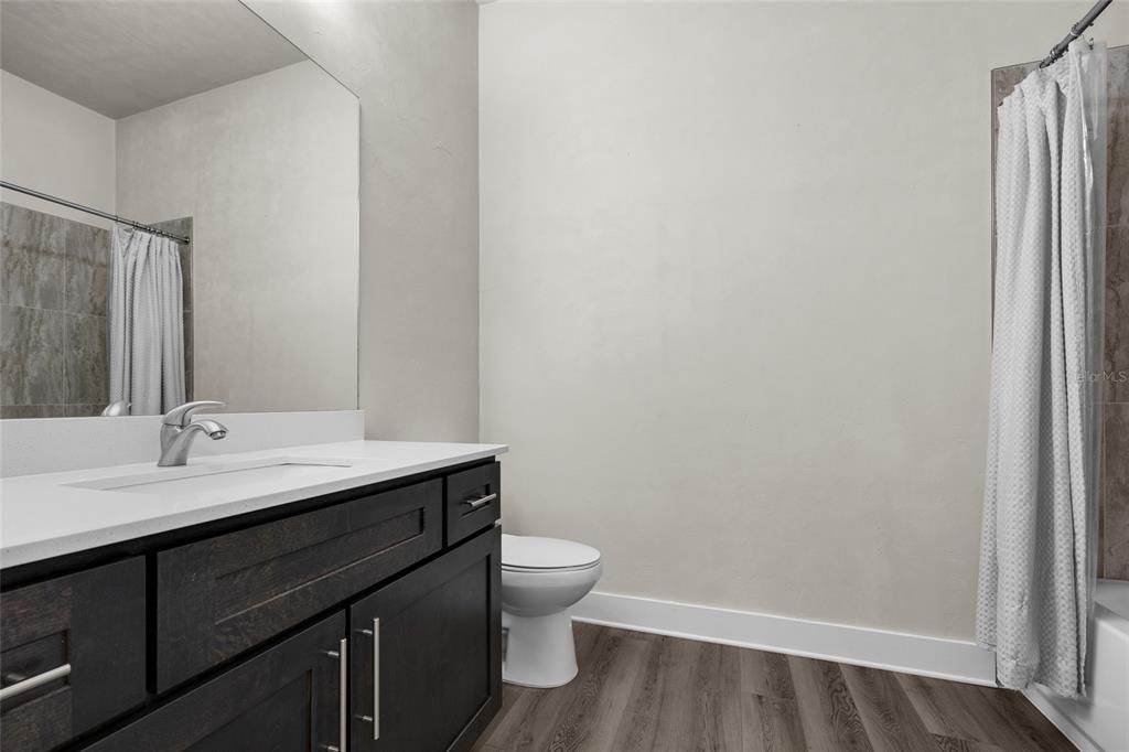 En Venta: $509,900 (4 camas, 3 baños, 2380 Pies cuadrados)