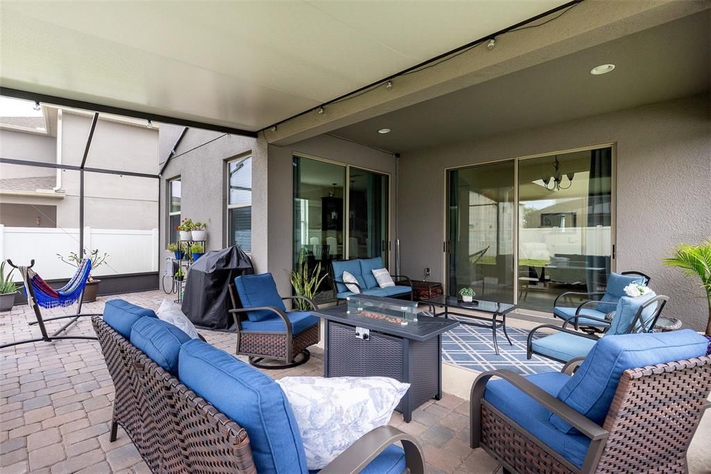 For Sale: $517,900 (4 beds, 2 baths, 2200 Square Feet)