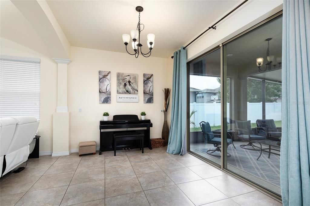 For Sale: $517,900 (4 beds, 2 baths, 2200 Square Feet)