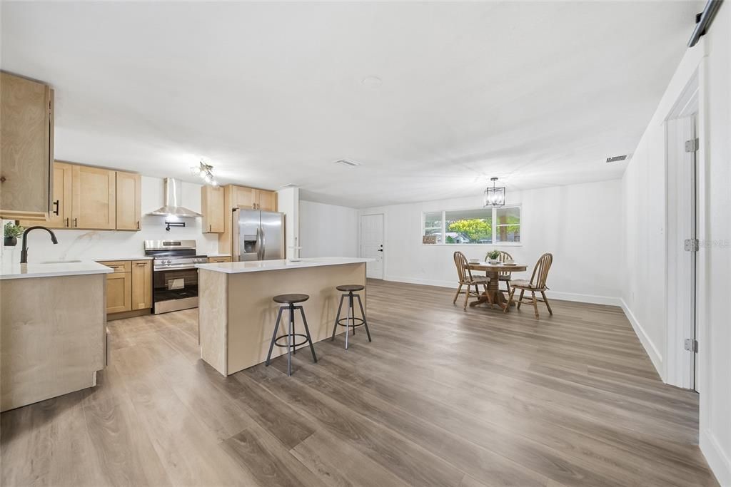 En Venta: $374,900 (4 camas, 2 baños, 1848 Pies cuadrados)
