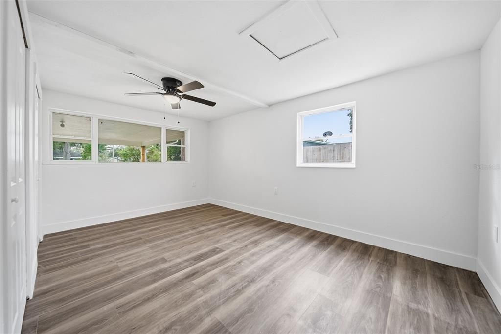 En Venta: $374,900 (4 camas, 2 baños, 1848 Pies cuadrados)