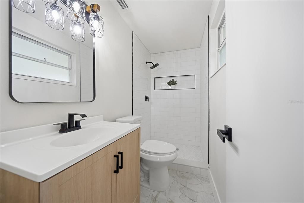 En Venta: $374,900 (4 camas, 2 baños, 1848 Pies cuadrados)