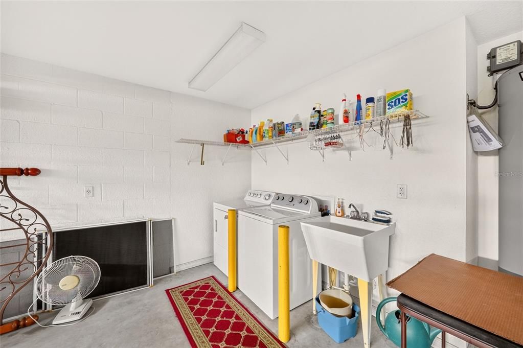 For Sale: $295,000 (3 beds, 2 baths, 1720 Square Feet)