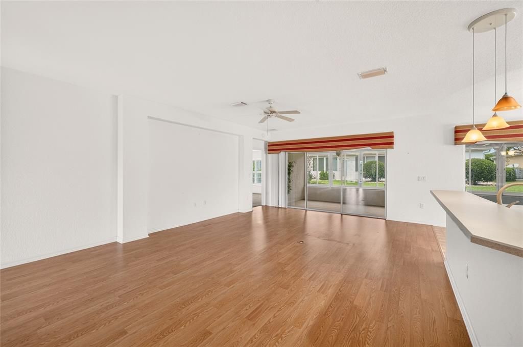 For Sale: $295,000 (3 beds, 2 baths, 1720 Square Feet)