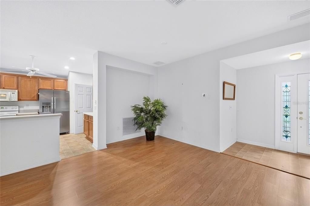 For Sale: $295,000 (3 beds, 2 baths, 1720 Square Feet)