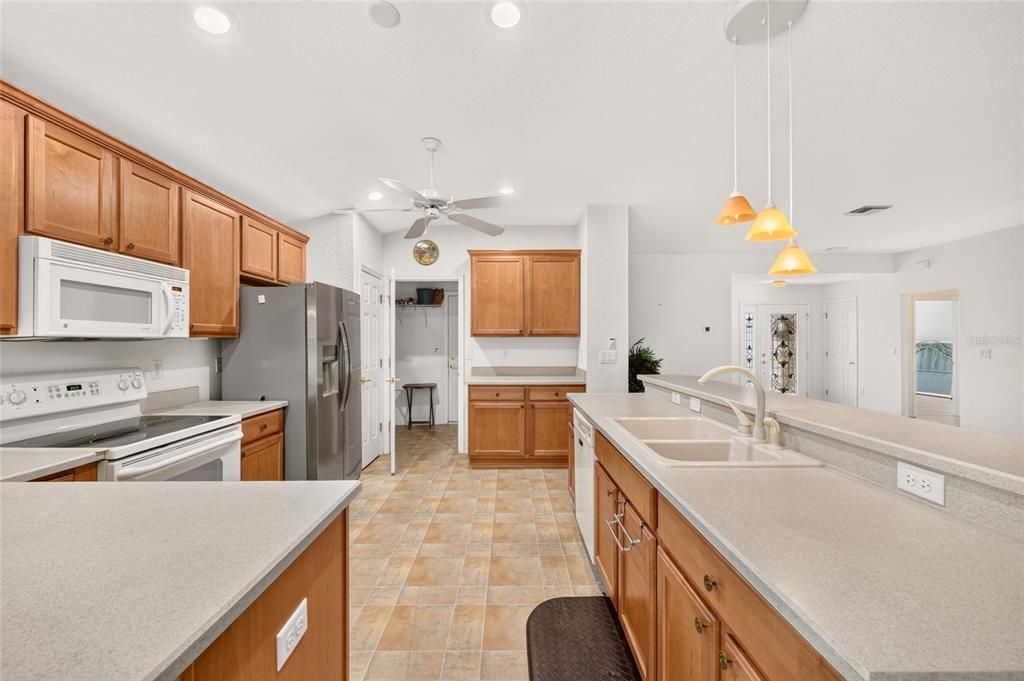 For Sale: $295,000 (3 beds, 2 baths, 1720 Square Feet)