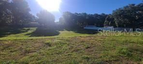 待售: $799,000 (3.03 acres)