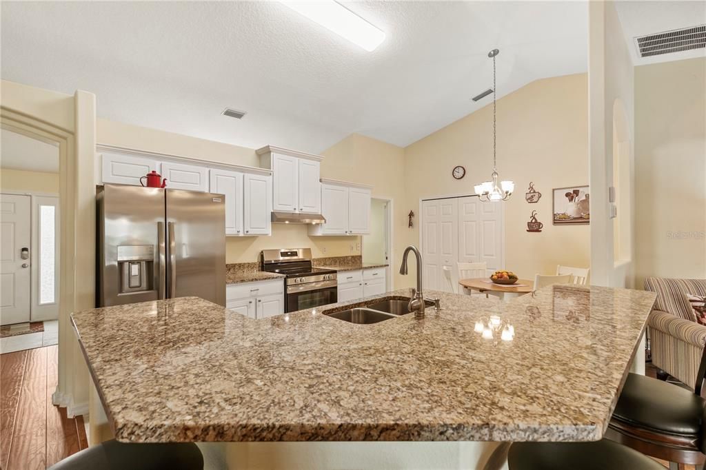 En Venta: $499,900 (3 camas, 2 baños, 2020 Pies cuadrados)