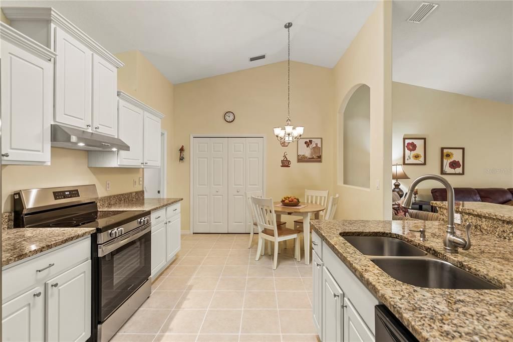 En Venta: $499,900 (3 camas, 2 baños, 2020 Pies cuadrados)