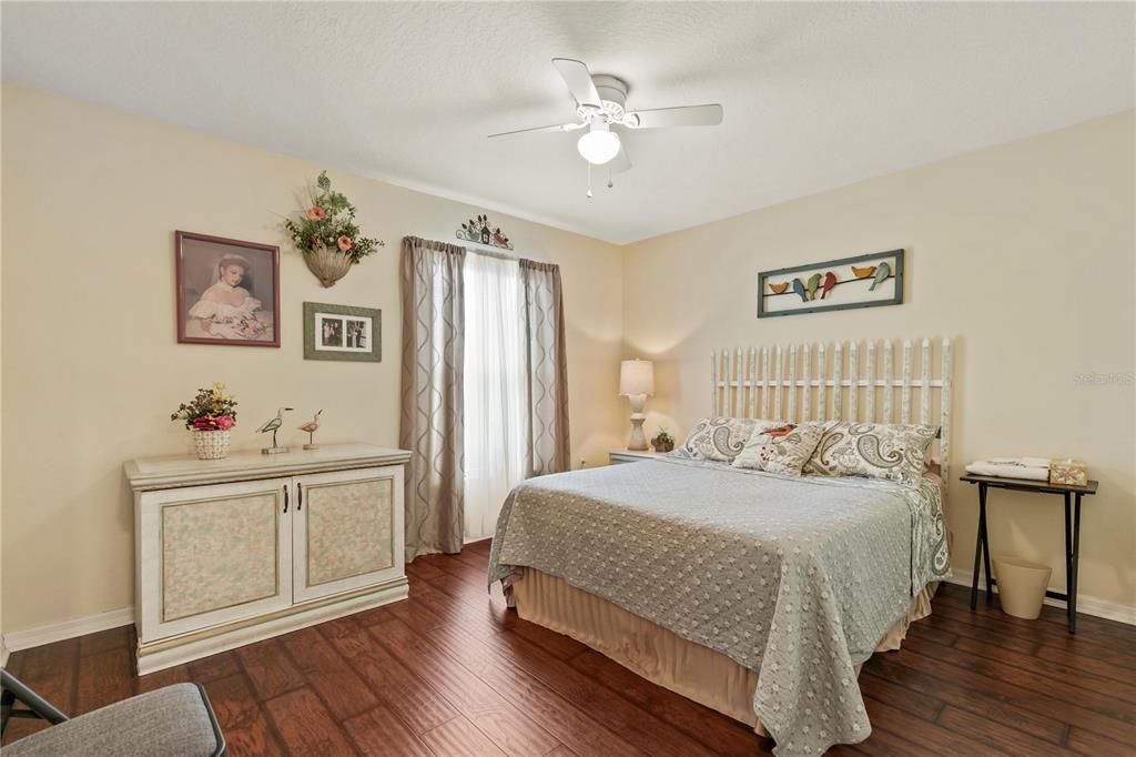 En Venta: $499,900 (3 camas, 2 baños, 2020 Pies cuadrados)