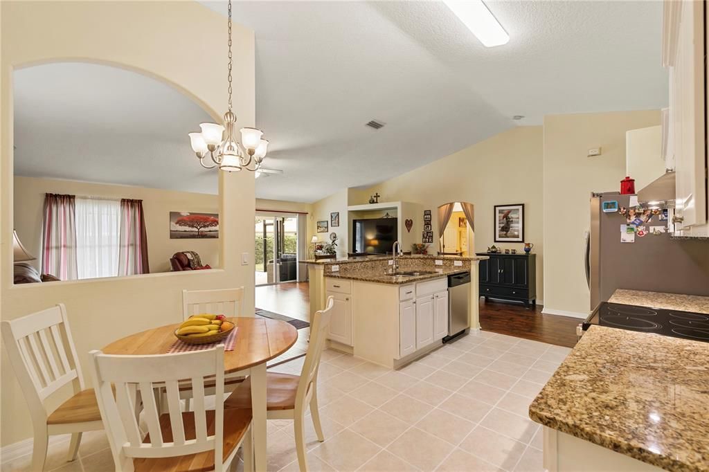En Venta: $499,900 (3 camas, 2 baños, 2020 Pies cuadrados)