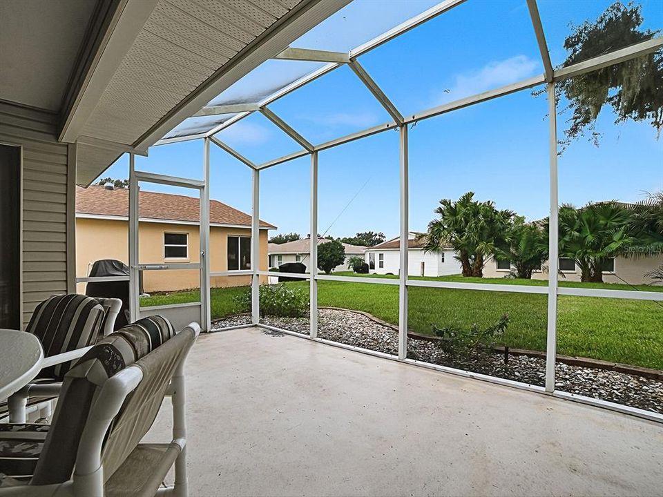 For Sale: $216,247 (2 beds, 2 baths, 1348 Square Feet)