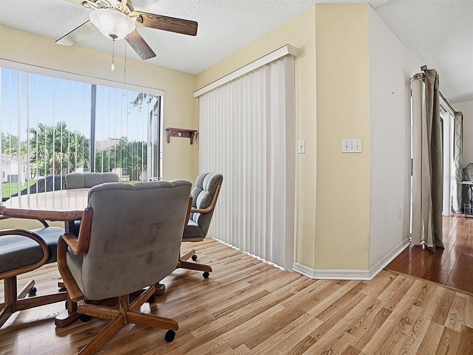 For Sale: $216,247 (2 beds, 2 baths, 1348 Square Feet)