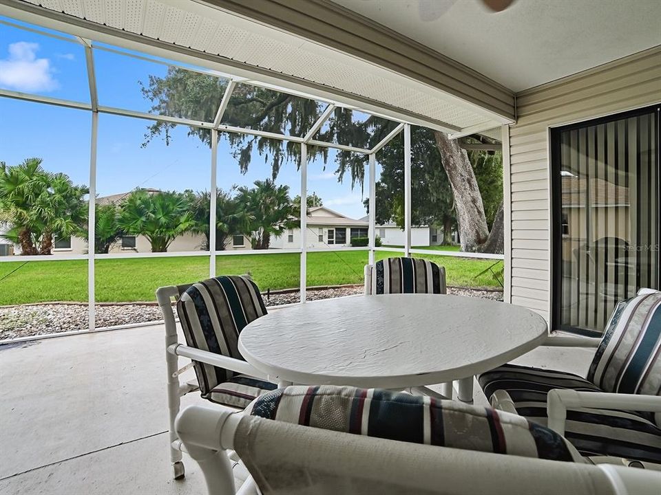 For Sale: $216,247 (2 beds, 2 baths, 1348 Square Feet)