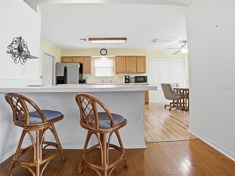 For Sale: $216,247 (2 beds, 2 baths, 1348 Square Feet)