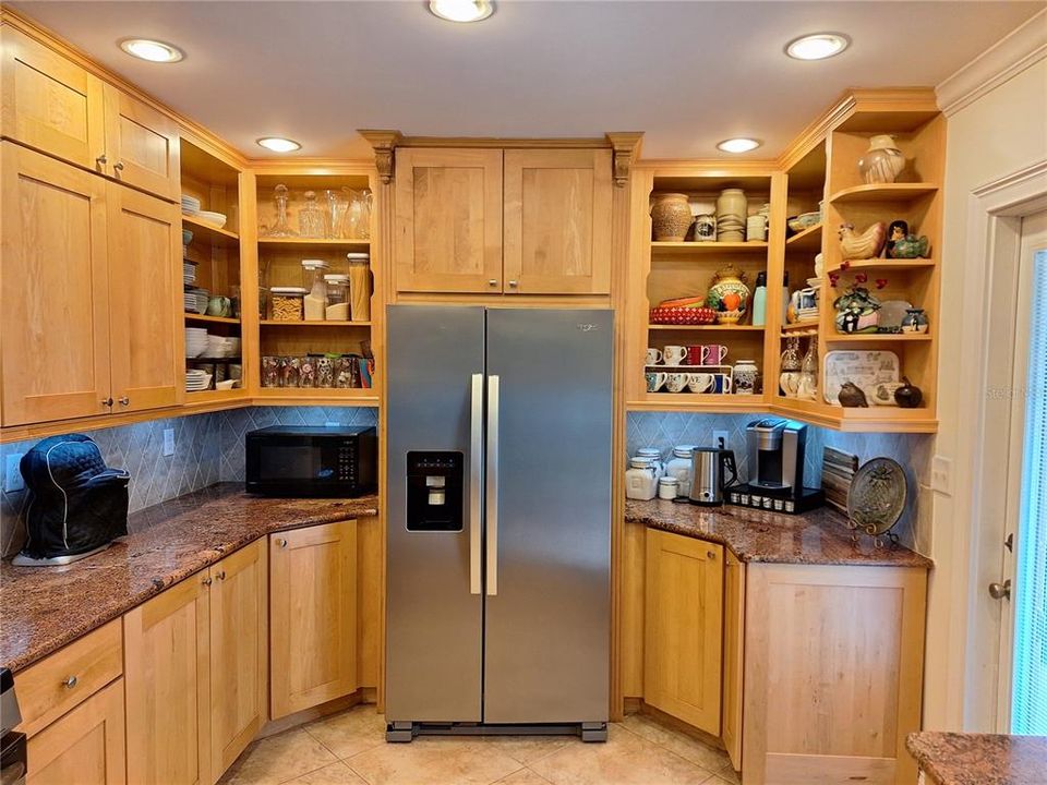 На продажу: $725,000 (3 спален, 2 ванн, 2142 Квадратных фут)