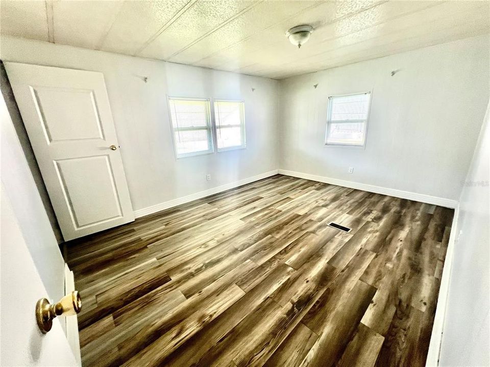 For Sale: $89,000 (2 beds, 2 baths, 1110 Square Feet)