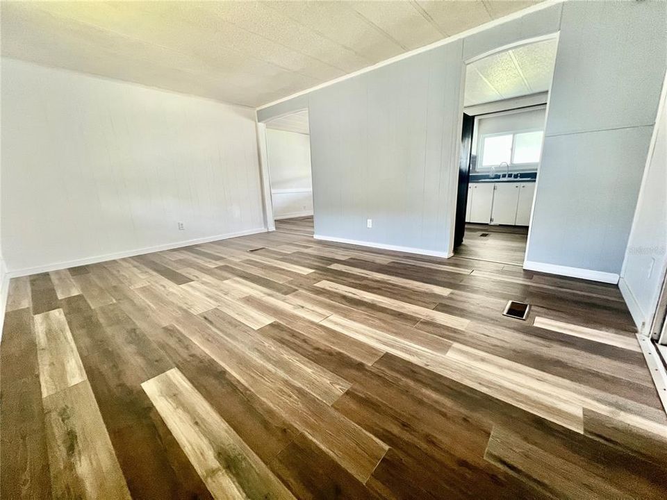 For Sale: $89,000 (2 beds, 2 baths, 1110 Square Feet)