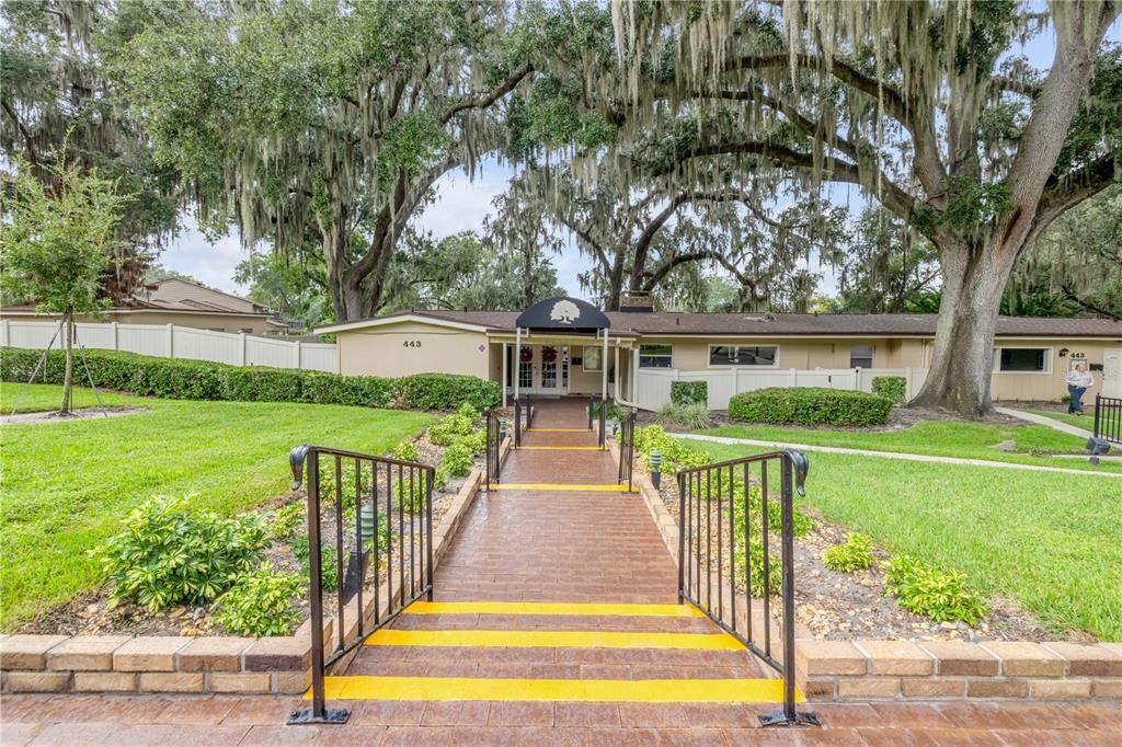 For Sale: $285,000 (2 beds, 2 baths, 1638 Square Feet)