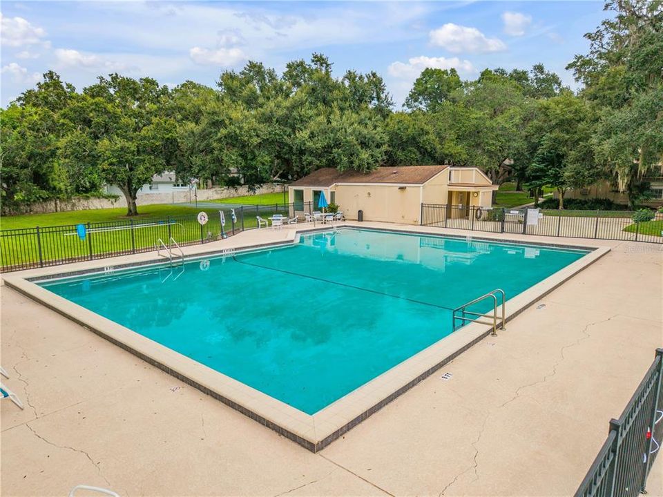 For Sale: $285,000 (2 beds, 2 baths, 1638 Square Feet)