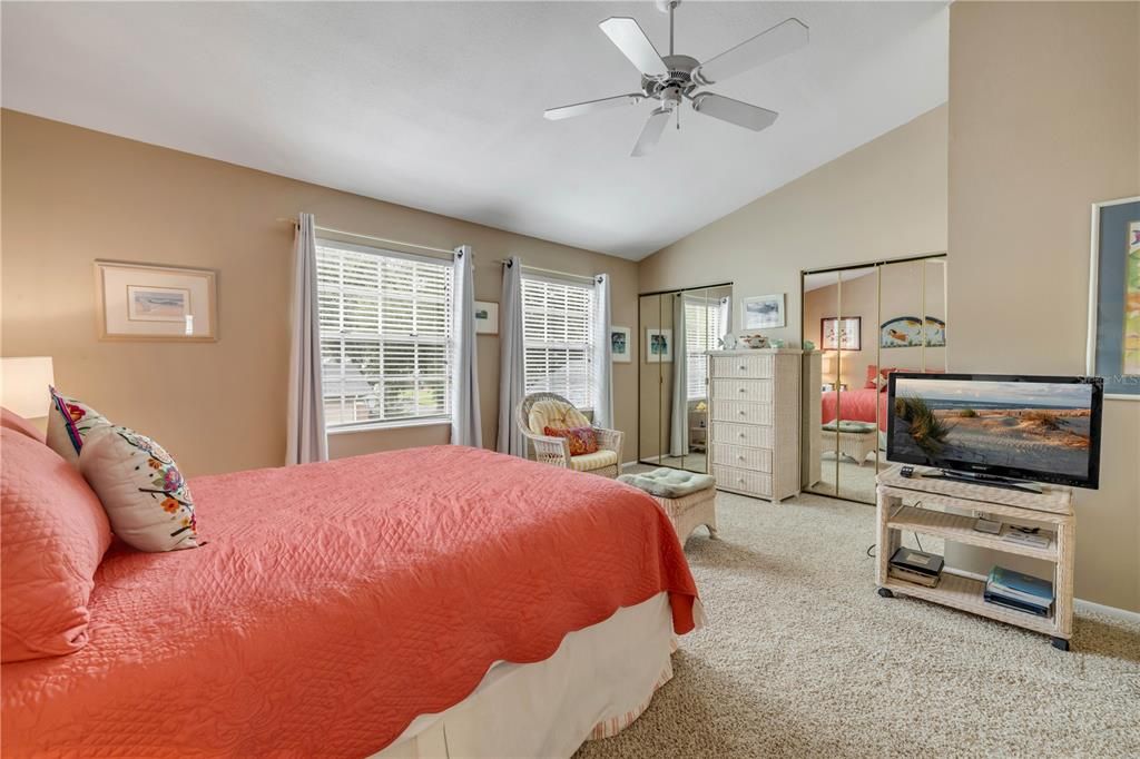 For Sale: $285,000 (2 beds, 2 baths, 1638 Square Feet)