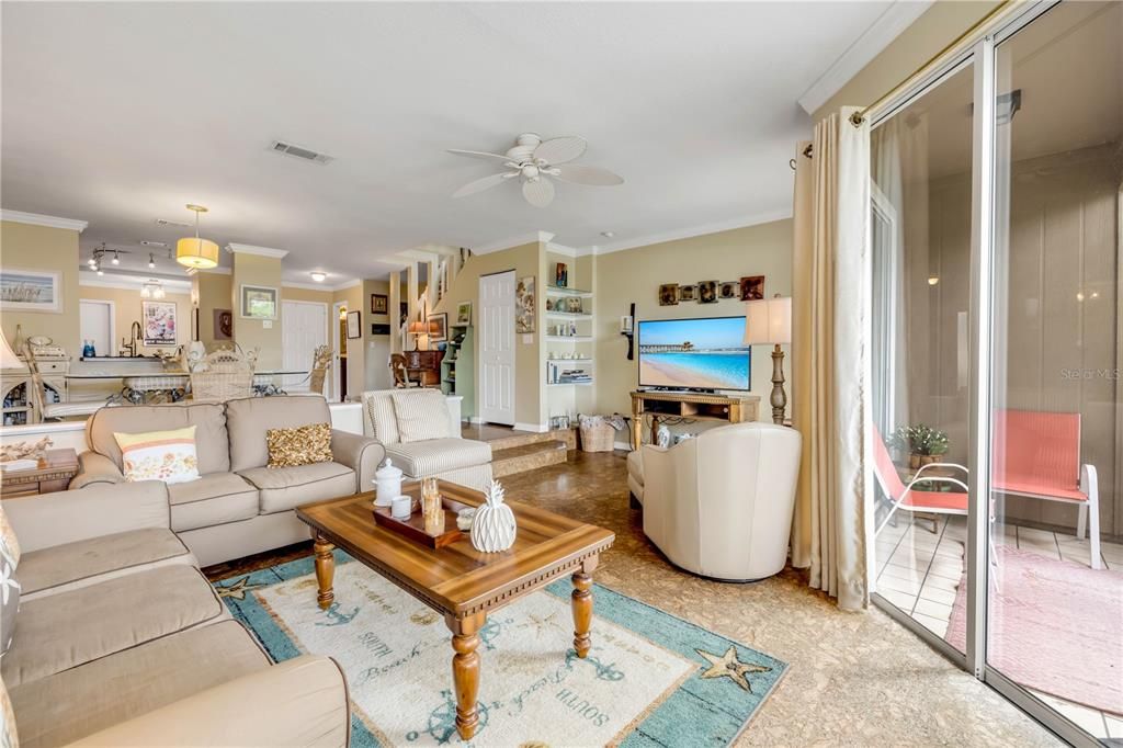 For Sale: $285,000 (2 beds, 2 baths, 1638 Square Feet)