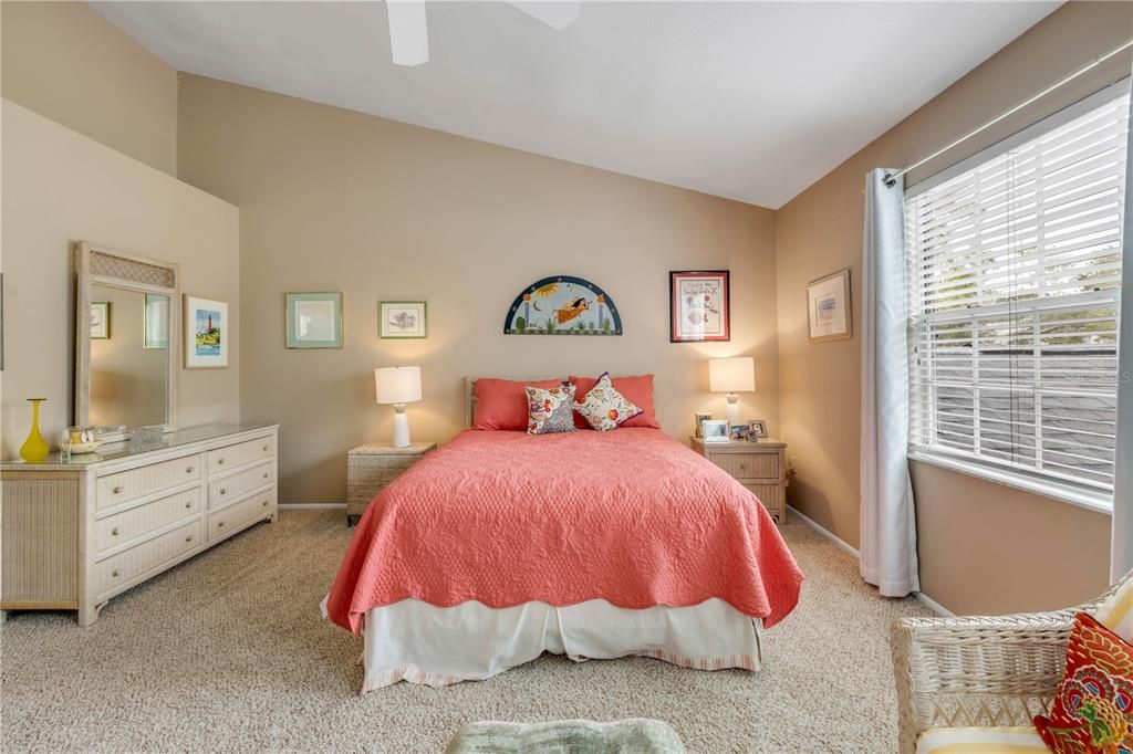 For Sale: $285,000 (2 beds, 2 baths, 1638 Square Feet)