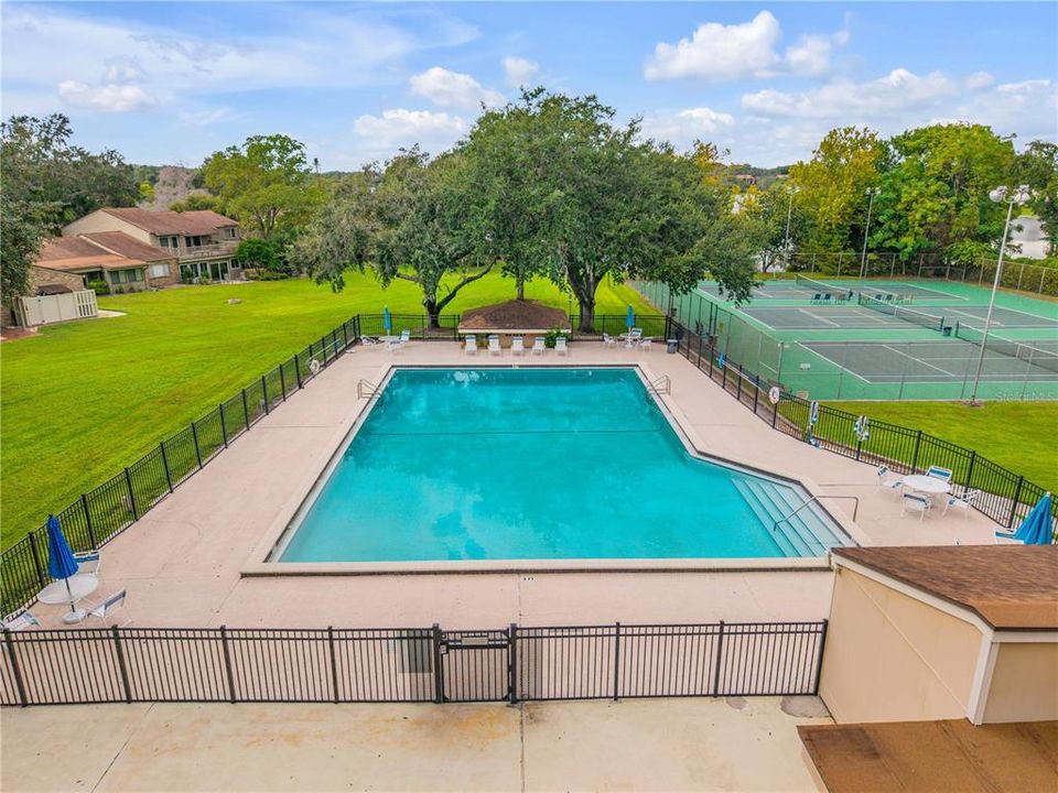 For Sale: $285,000 (2 beds, 2 baths, 1638 Square Feet)