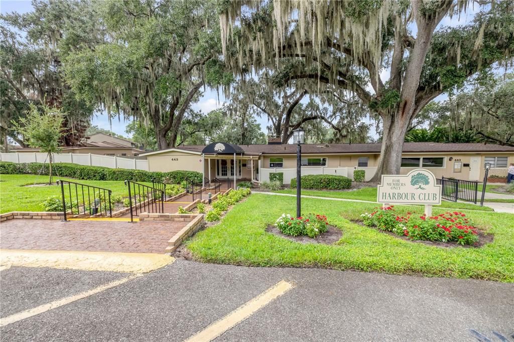 For Sale: $285,000 (2 beds, 2 baths, 1638 Square Feet)