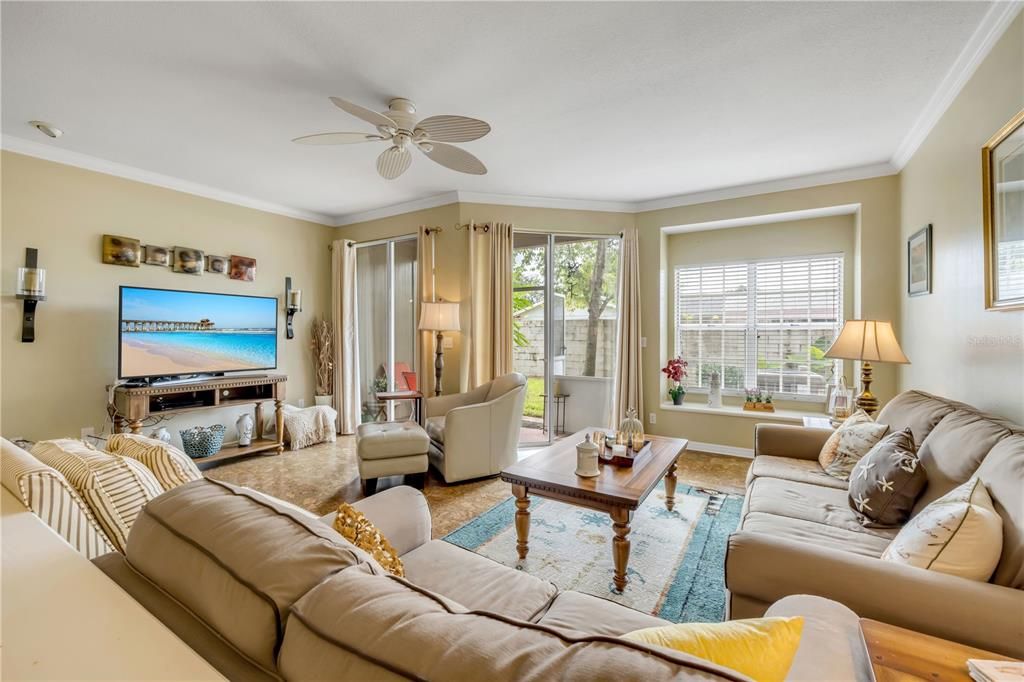 For Sale: $285,000 (2 beds, 2 baths, 1638 Square Feet)