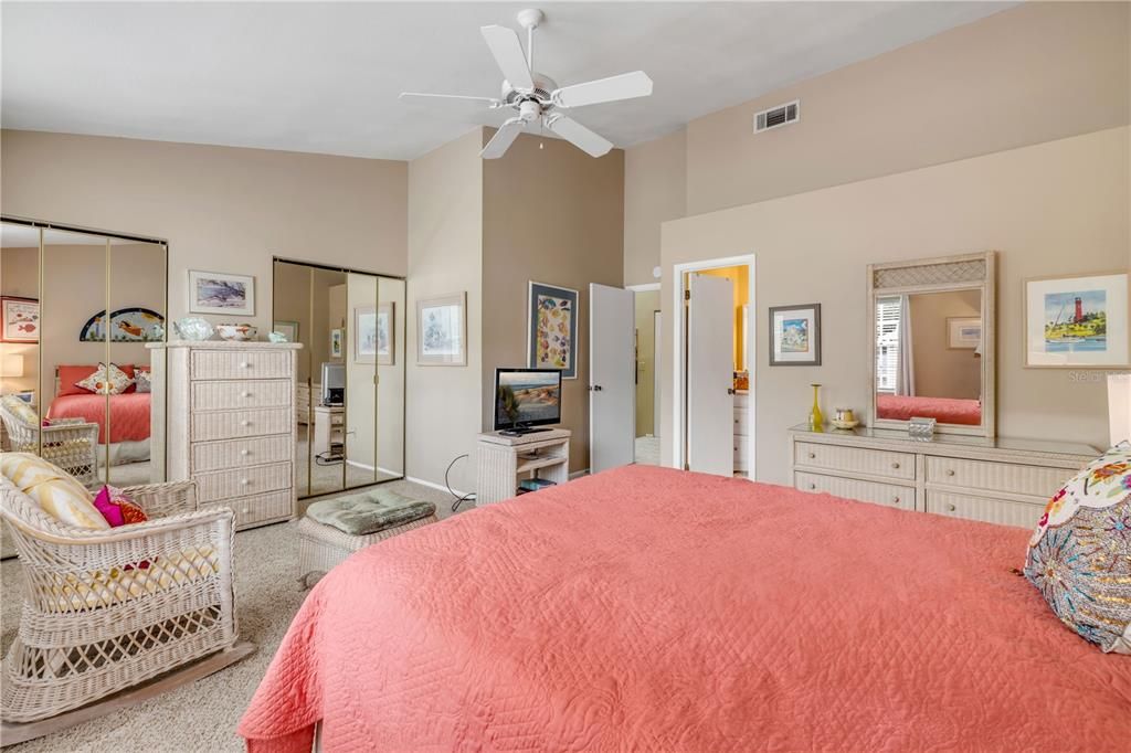 For Sale: $285,000 (2 beds, 2 baths, 1638 Square Feet)
