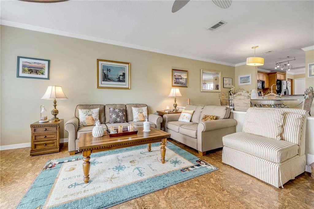 For Sale: $285,000 (2 beds, 2 baths, 1638 Square Feet)