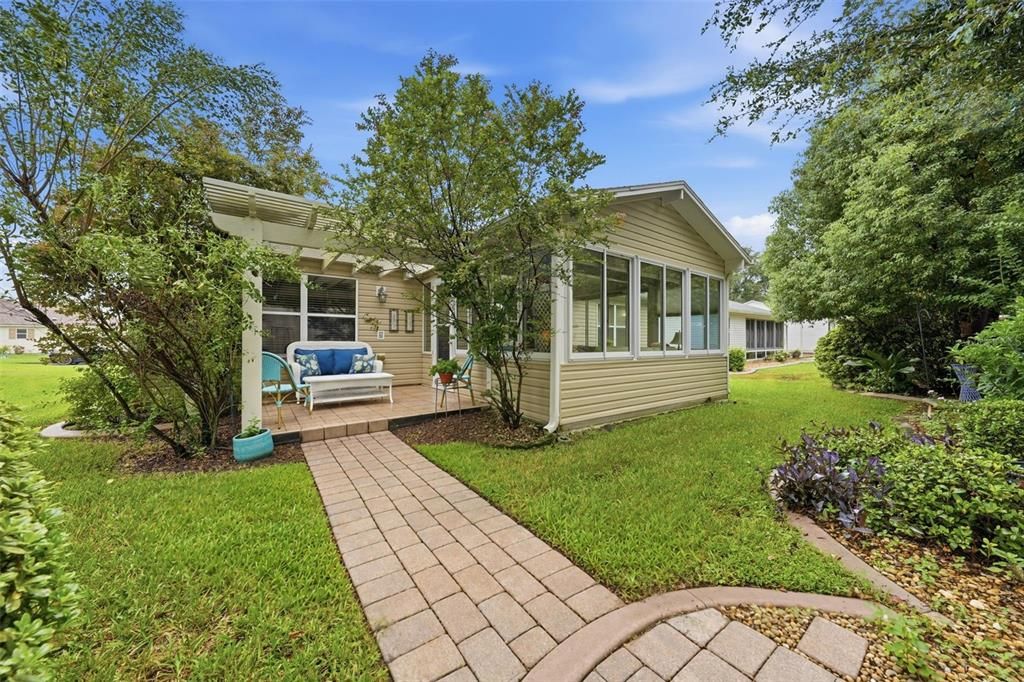На продажу: $349,900 (3 спален, 2 ванн, 1240 Квадратных фут)