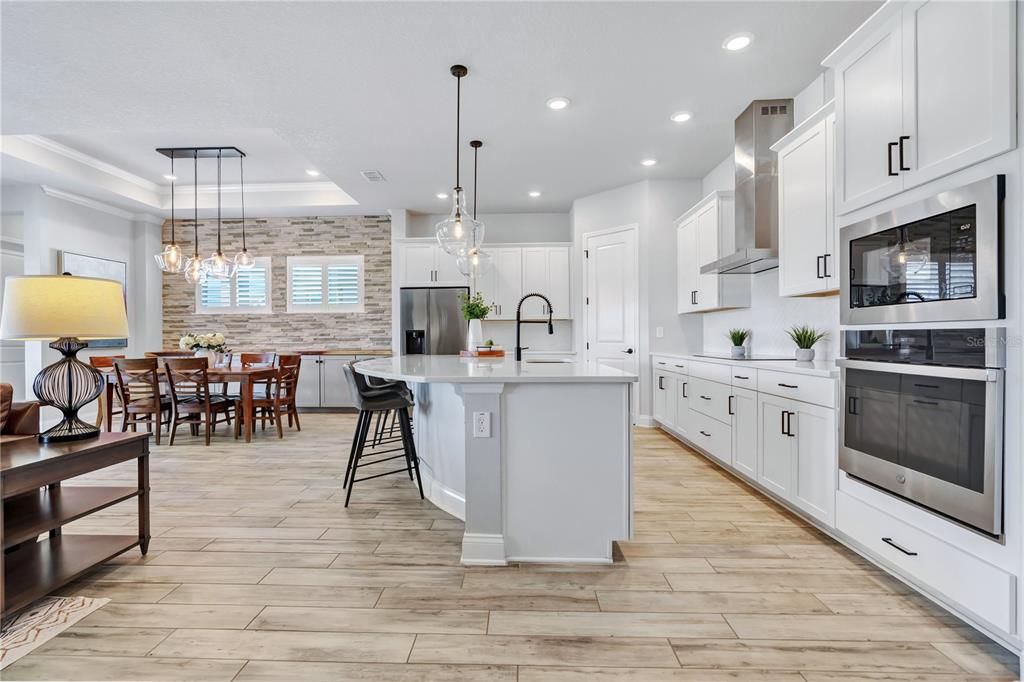 For Sale: $1,100,000 (4 beds, 3 baths, 2931 Square Feet)