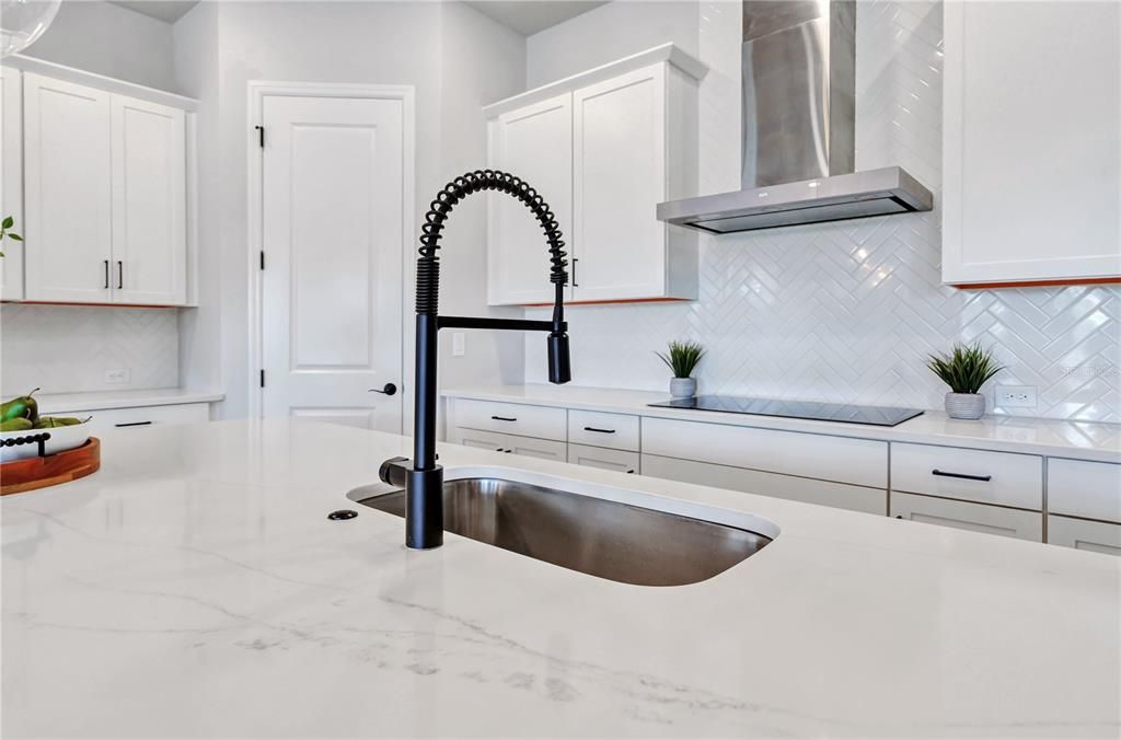 For Sale: $1,100,000 (4 beds, 3 baths, 2931 Square Feet)