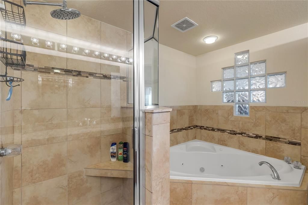 For Sale: $519,900 (3 beds, 2 baths, 1768 Square Feet)
