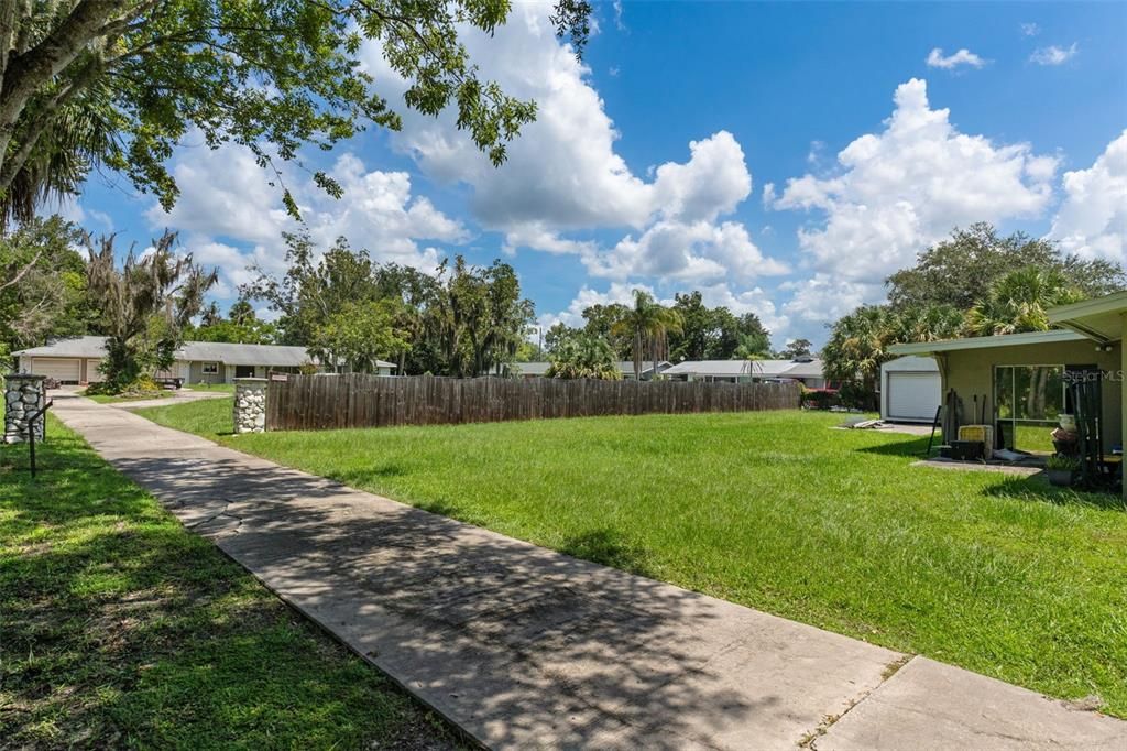 En Venta: $895,000 (3 camas, 2 baños, 1927 Pies cuadrados)