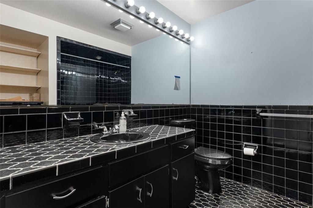En Venta: $895,000 (3 camas, 2 baños, 1927 Pies cuadrados)