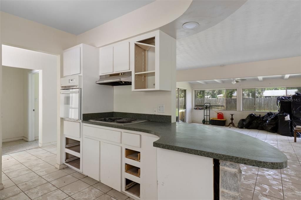 En Venta: $895,000 (3 camas, 2 baños, 1927 Pies cuadrados)