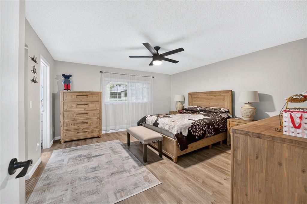For Sale: $185,000 (2 beds, 2 baths, 1375 Square Feet)