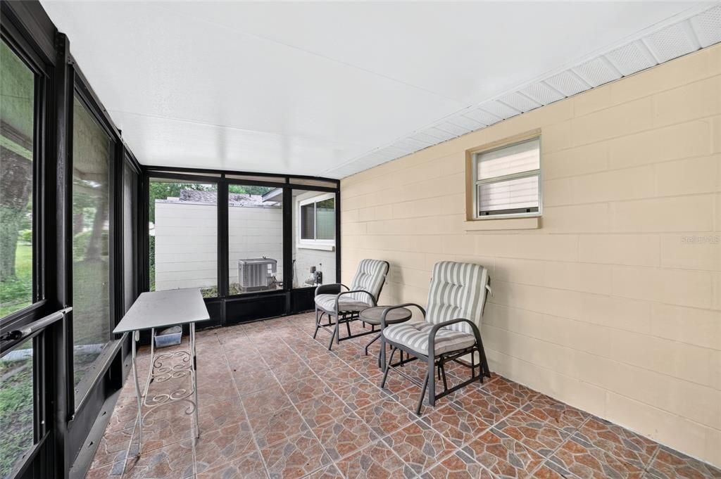 For Sale: $185,000 (2 beds, 2 baths, 1375 Square Feet)