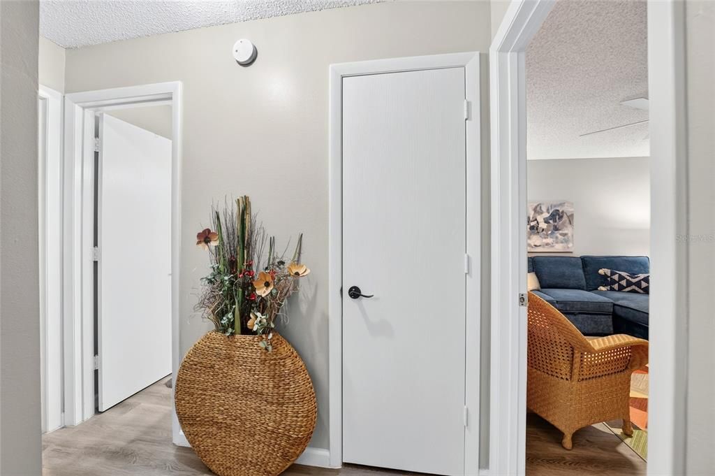 For Sale: $185,000 (2 beds, 2 baths, 1375 Square Feet)