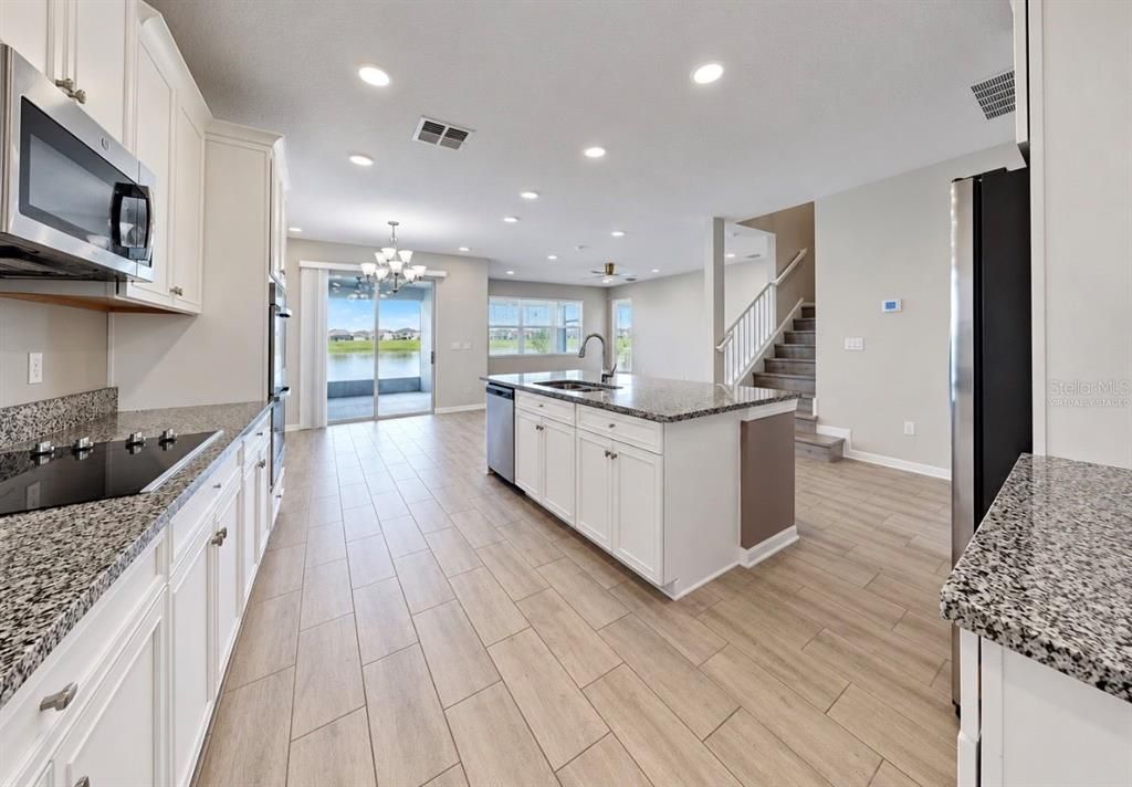 En Venta: $488,000 (5 camas, 4 baños, 3800 Pies cuadrados)