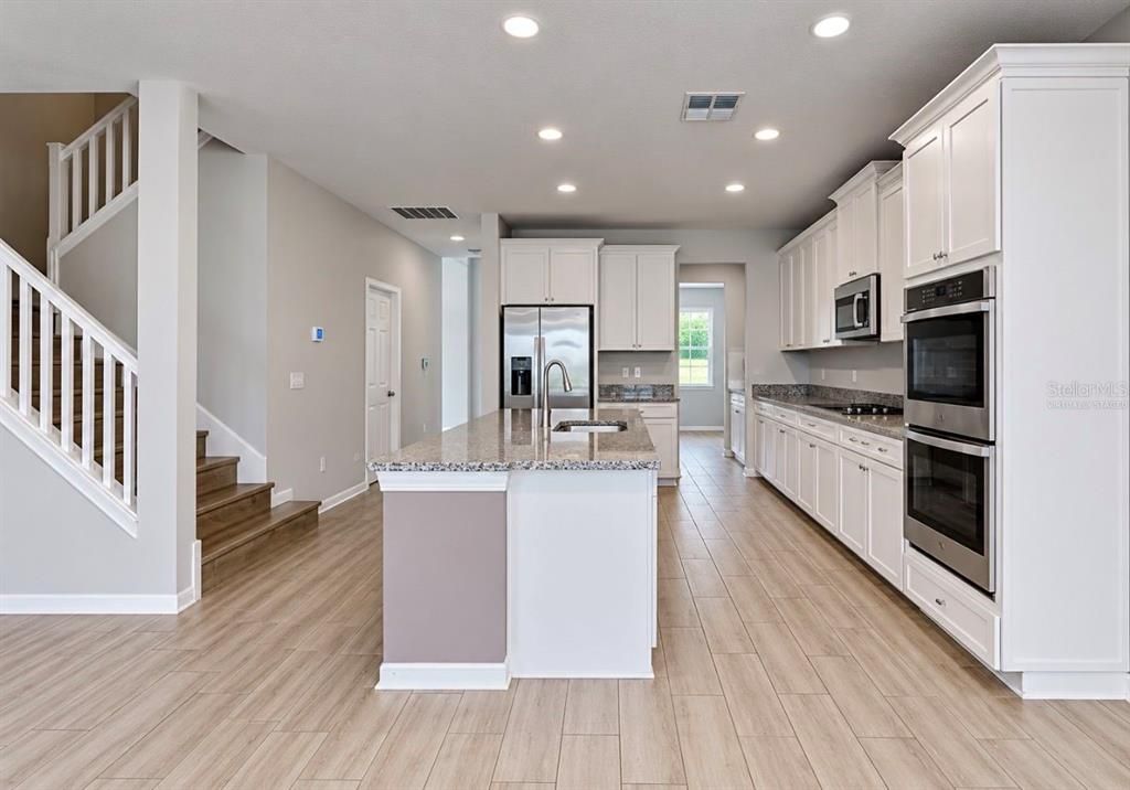 En Venta: $488,000 (5 camas, 4 baños, 3800 Pies cuadrados)