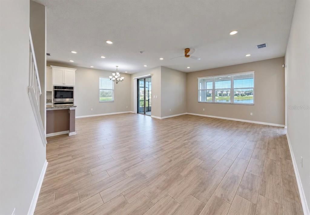 En Venta: $488,000 (5 camas, 4 baños, 3800 Pies cuadrados)