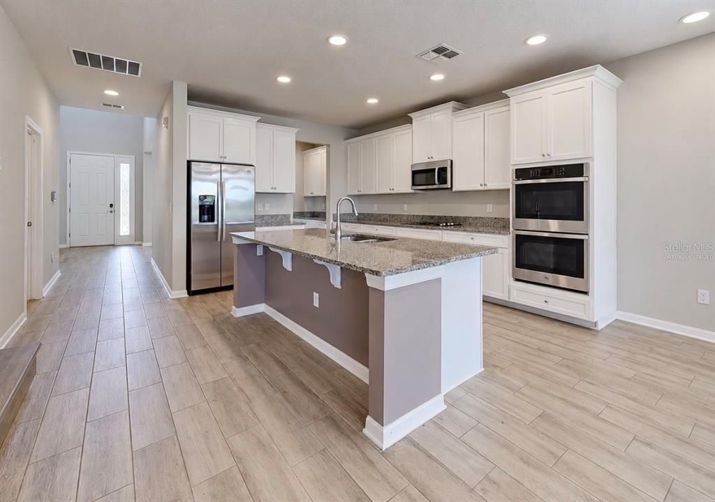 En Venta: $488,000 (5 camas, 4 baños, 3800 Pies cuadrados)